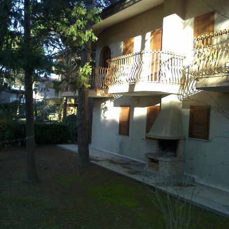 Villa Ofelia Линяно Сабиадоро Екстериор снимка